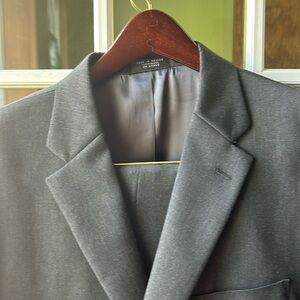 Excellent condition - Jones New York suit
